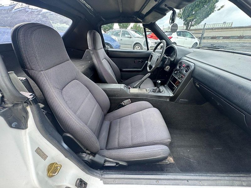 Mazda MX-5 (1990) NA 1,6i 85 KW MRKAČKA STK - fotka 38 z 47