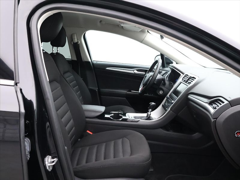 Ford Mondeo 2,0 TDCi 110kW CZ - fotka 12 z 31