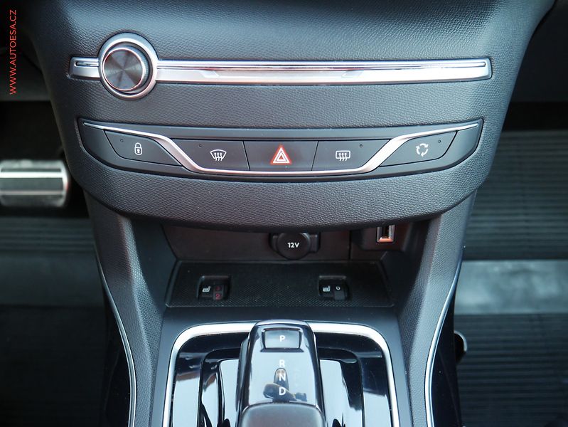 Peugeot 308 (2019) 2.0 HDi, ČR, GT, AT, navi - fotka 16 z 20