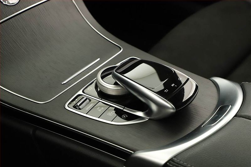 Mercedes-Benz Třídy C (2021) C 400 4MATIC - fotka 11 z 20