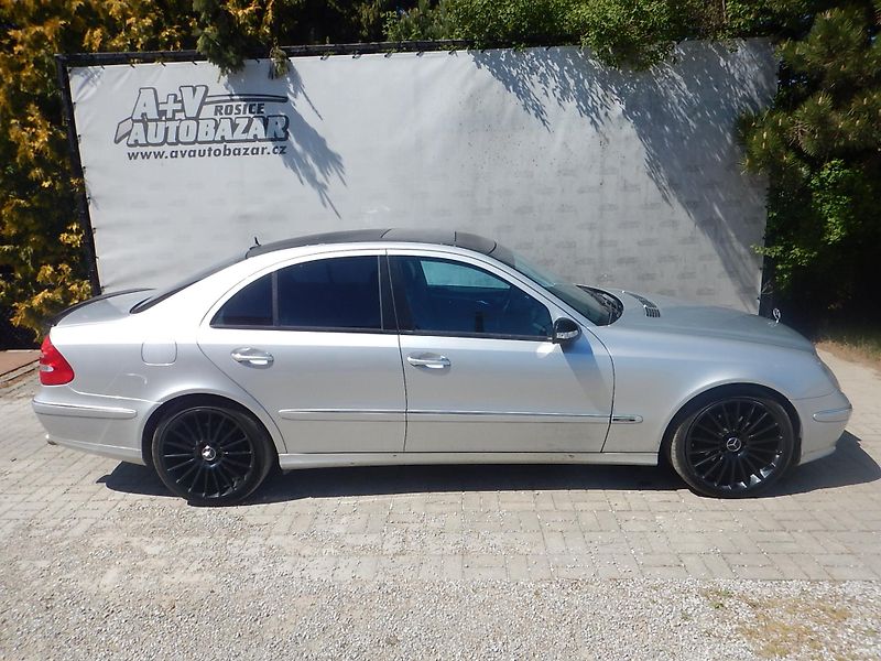 Mercedes-Benz Třídy E E 350 4MATIC, DIGIKLIMA - fotka 6 z 32