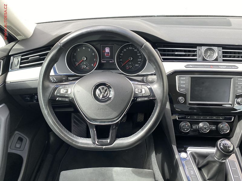 Volkswagen Passat (2015) 1.4 TSi, Highline, LED, navi - fotka 11 z 17