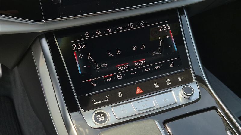Audi Q8 50 TDI S-LINE 1 MAJ ČR DPH - fotka 18 z 27