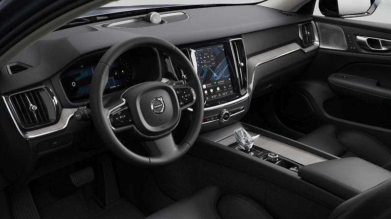 Volvo V60 (2026) B4 PLUS DARK AUT - fotka 2 z 18