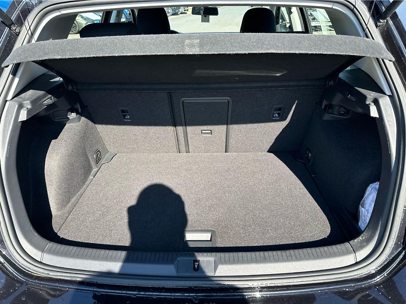 Volkswagen e-Golf Comfortline 100kW SOH: 92,4% - fotka 13 z 22