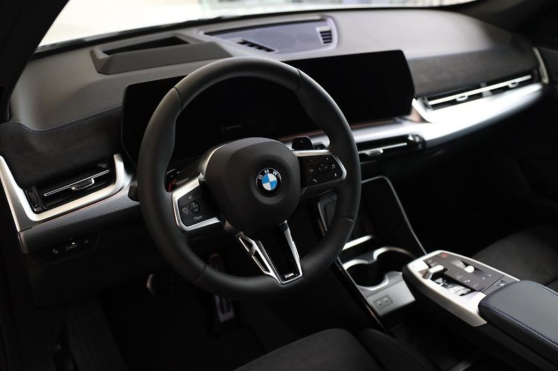 BMW X1 xDrive23d - fotka 2 z 17