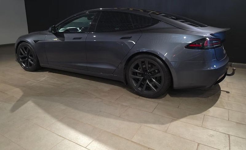 Tesla Model S Plaid AWD Tažné Yoke Dragster - fotka 3 z 6