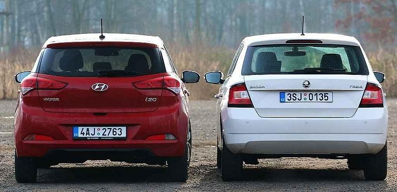 Škoda Fabia a Hyundai i20 (zleva).