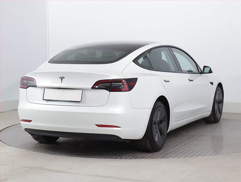 Tesla Model 3 (2022) Long Range 4WD 79kWh, SoH 90% - fotka 5 z 23