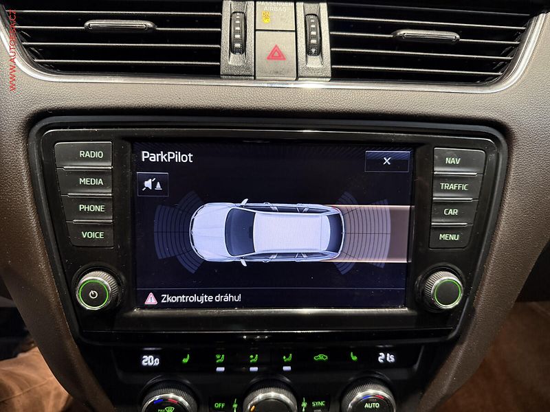 Škoda Octavia (2016) 2.0 TDi, ČR, L&K, DSG, +ALU - fotka 21 z 26
