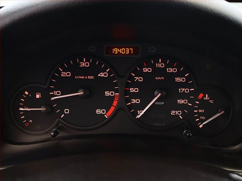 Peugeot 206 (2008) 1.4 HDI, nová STK, Tažné - fotka 8 z 10