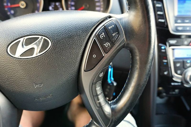 Hyundai i30 (2016) CZECH GO! 1,6 GDI 99 kW - fotka 32 z 44