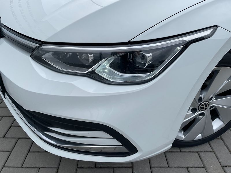 Volkswagen Golf (2021) Com. VIII 2.0TDi STYLE! ČR+1.m - fotka 9 z 38