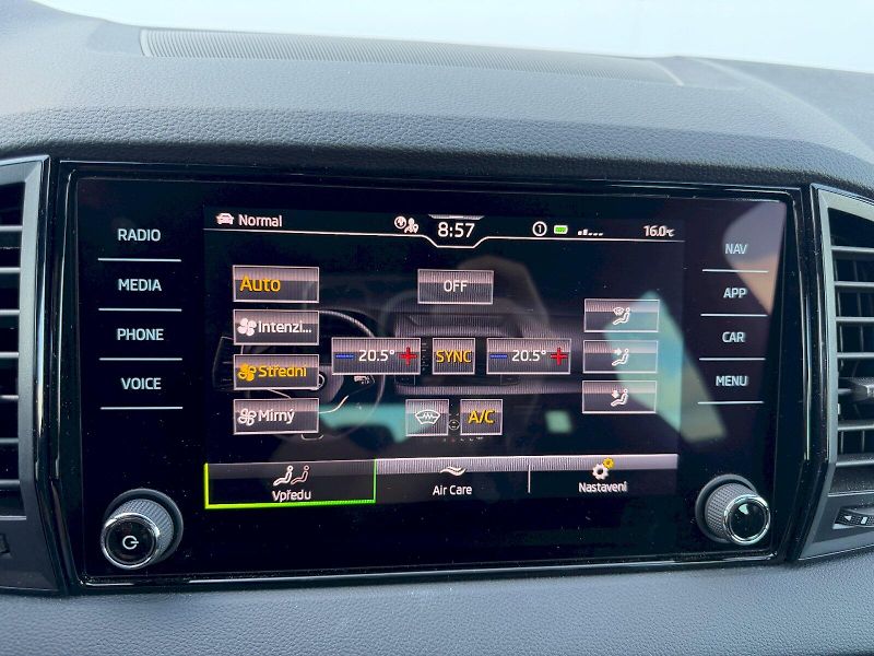 Škoda Karoq (2024) 2.0 TDI 110kW 4x4 SportLine DS - fotka 20 z 35