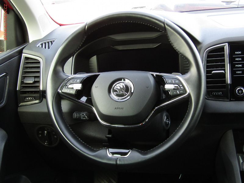 Škoda Karoq (2022) 1.5 TSi, 1.maj,ČR, DSG, navi - fotka 14 z 23