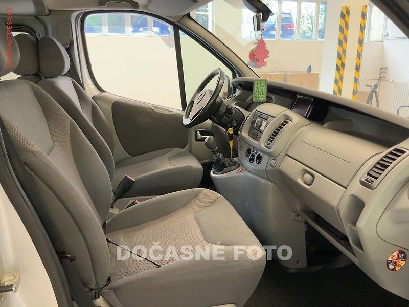 Opel Vivaro (2009) 2.5CDTi WESTFALIA, Cosmo - fotka 9 z 13