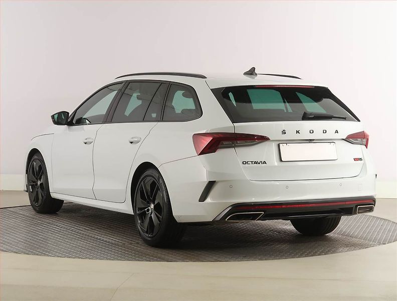 Škoda Octavia (2023) RS 2.0 TDI - fotka 4 z 32