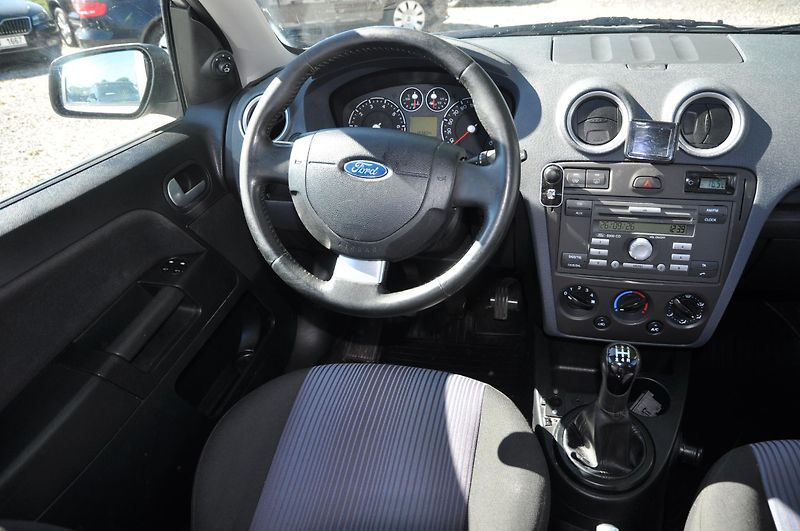 Ford Fusion 1.4i 59kW 5dv. - fotka 5 z 12