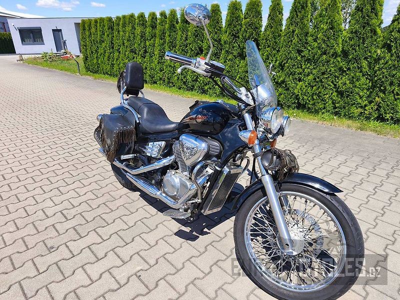 Honda VT 600 C Shadow (2003) - fotka 2 z 11