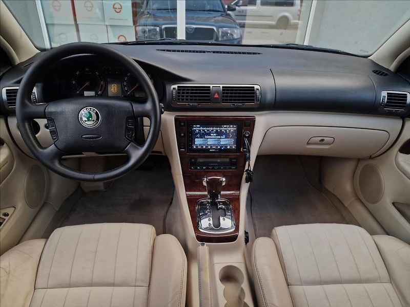 Škoda Superb 2.5 TDI  V6 120kW Elegance,ČR - fotka 23 z 46