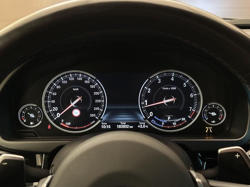 BMW X5 (2017) M50I X-Drive CZ Softclose - fotka 16 z 26
