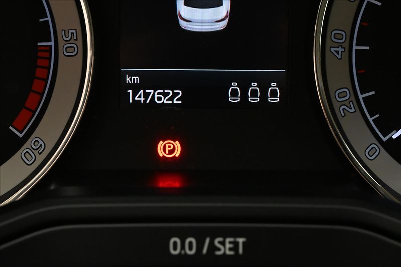 Škoda Superb 2,0 TDI 110kW Style Záruka až - fotka 17 z 32
