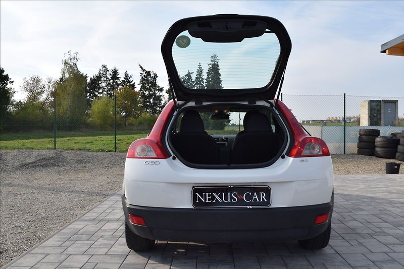 Volvo C30 1,6 80KW PO SERVISE - fotka 13 z 35