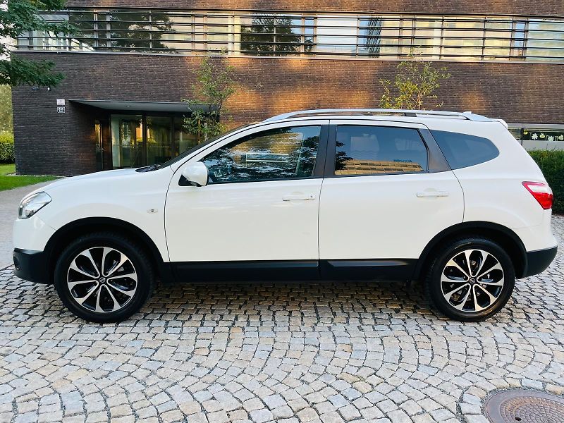 Nissan Qashqai 2.0i KAMERA TAŽNÉ SERVISKA 7M - fotka 20 z 45