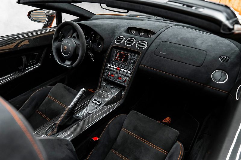 Lamborghini Gallardo Performante - fotka 11 z 36