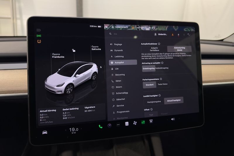 Tesla Model Y Long Range AWD Tažné - fotka 15 z 23