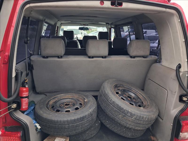 Volkswagen Caravelle 2,5 8míst, TZ, webasto,kamera - fotka 9 z 19