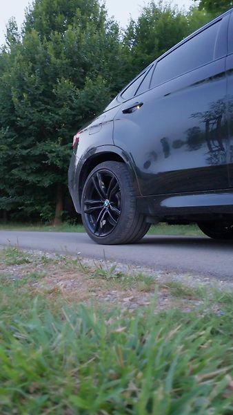 BMW X6 (2018) Limitovaná Edice BLACK FIRE - fotka 6 z 14