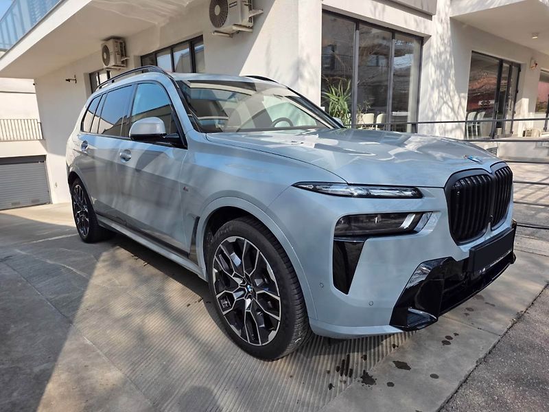 BMW X7 xDrive40d M-Sport 7 míst SkyL - fotka 2 z 22