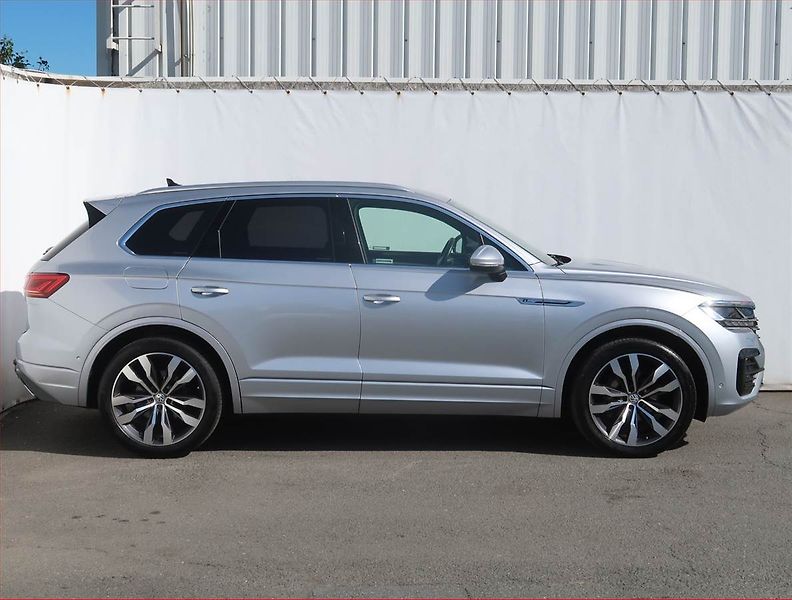 Volkswagen Touareg (2019) R-Line 3.0 TDI - fotka 6 z 27