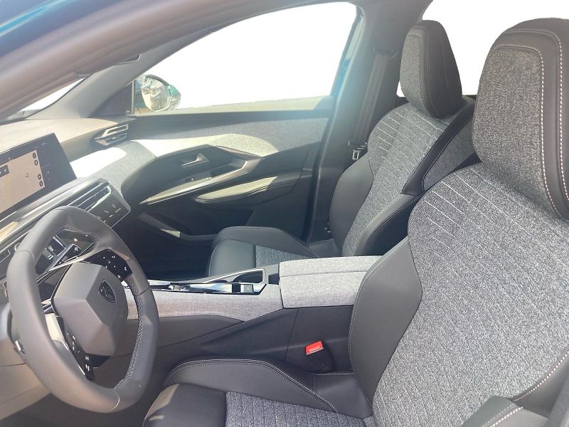 Peugeot 3008 (2026) BUSINESS Elektromotor 157 kW  - fotka 9 z 15