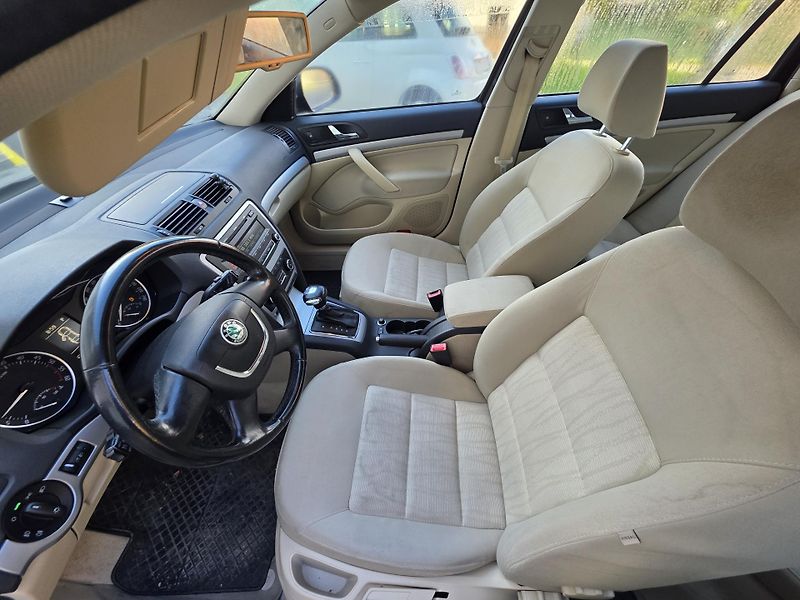Škoda Octavia (2011) 2 face 2.0 TDi 103kw DSG - fotka 8 z 15