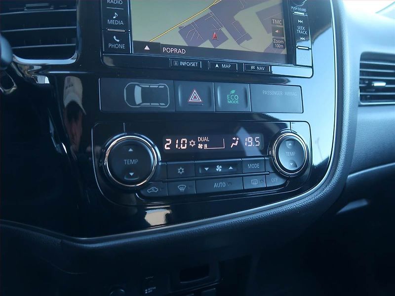 Mitsubishi Outlander (2017) Instyle 2.2 DI-D, 4X4 - fotka 16 z 18