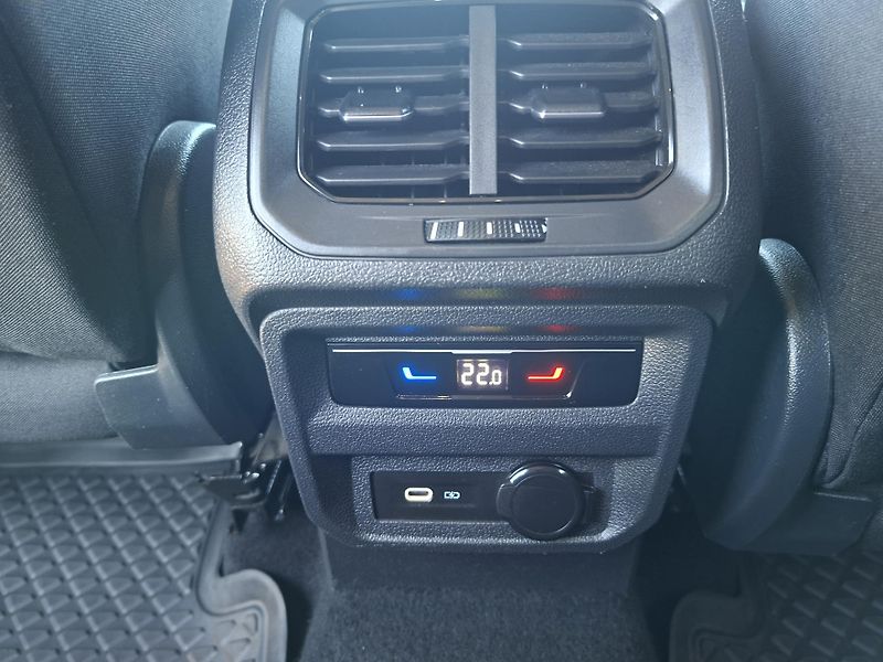 Volkswagen Tiguan Allspace (2022) - fotka 11 z 12