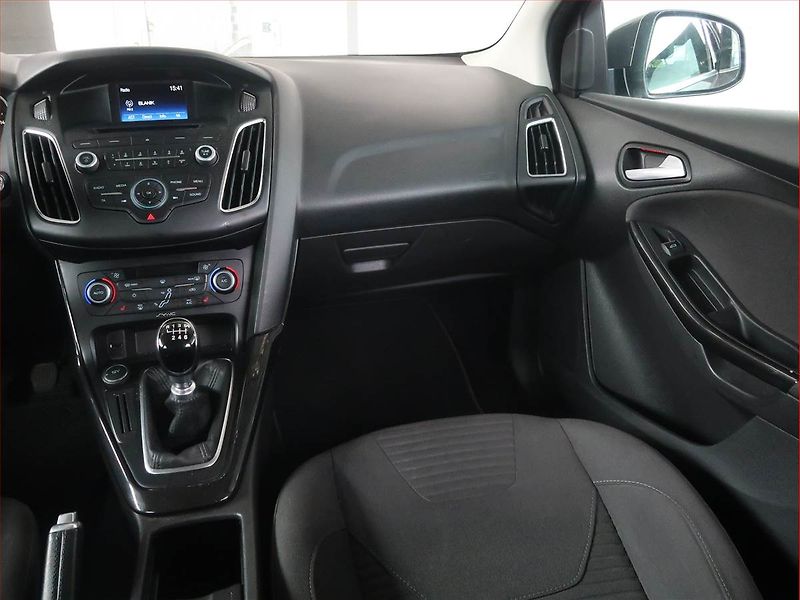 Ford Focus (2015) 1.5 TDCi, Tempomat - fotka 8 z 14
