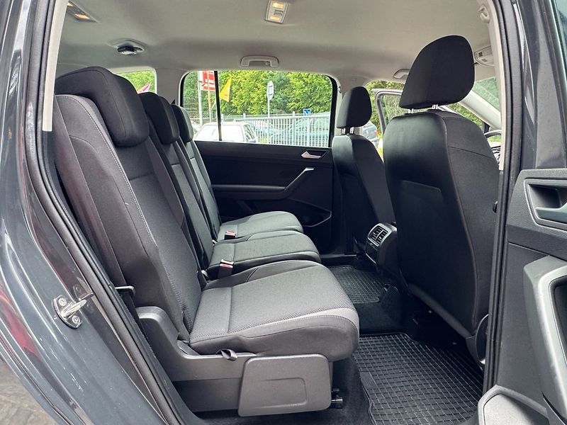 Volkswagen Touran (2018) 1.6 TDi - fotka 13 z 31