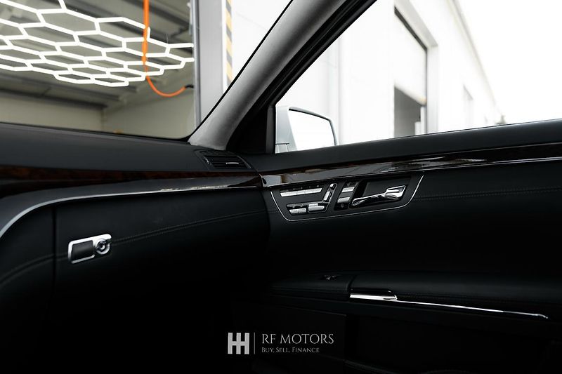 Mercedes-Benz Třídy S (2013) AMG S 63 5.5 V8 Biturbo - fotka 56 z 56