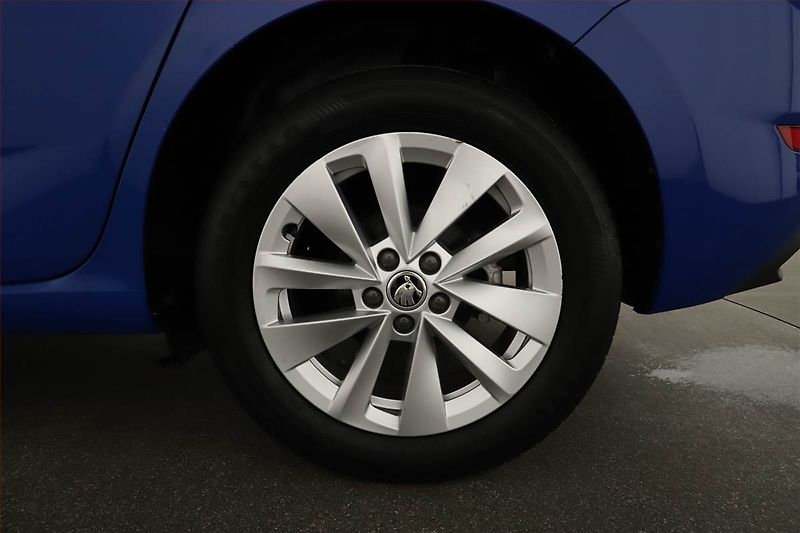 Škoda Scala (2023) Style 1.0 TSI, Automat, ČR - fotka 12 z 15
