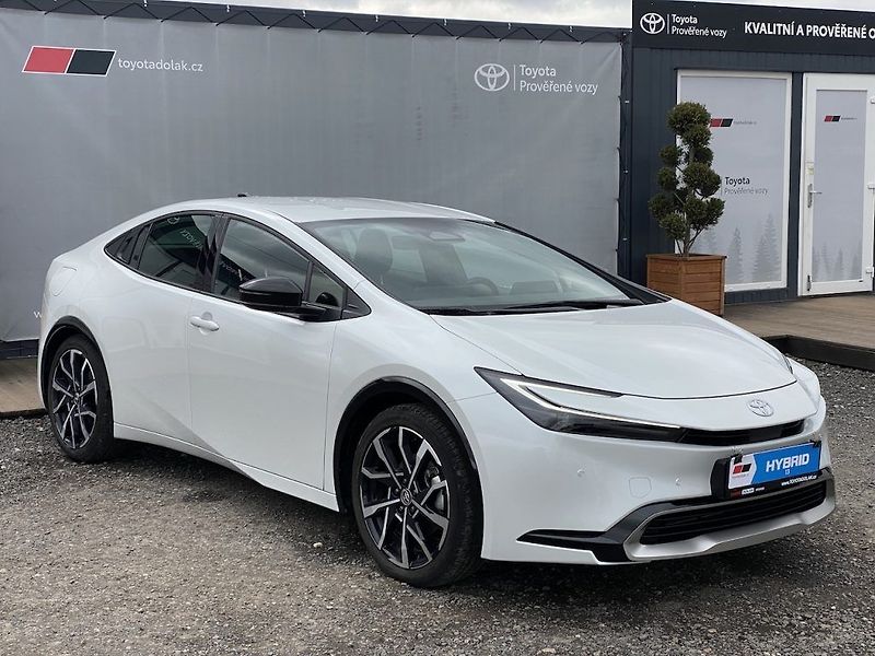 Toyota Prius 2.0Plug-in, ČR-1m, Prestige - fotka 1 z 34