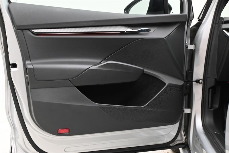 Škoda Enyaq iV BEV 60 132kW SportPlus Záru - fotka 22 z 28