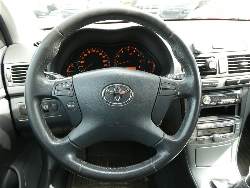 Toyota Avensis 1,8 16V 95kW závěs,digi.klima - fotka 26 z 32