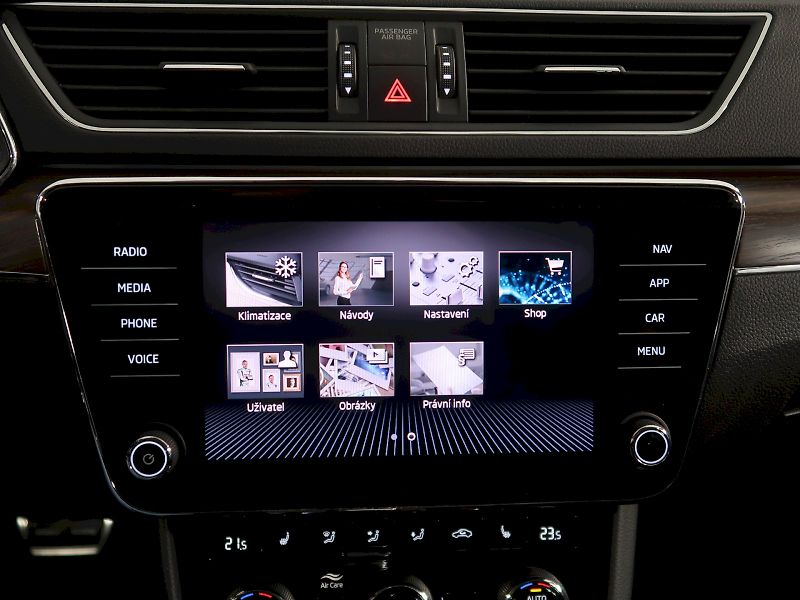 Škoda Superb (2021) SCOUT 2.0TDI 147KW DSG 4x4 - fotka 24 z 39