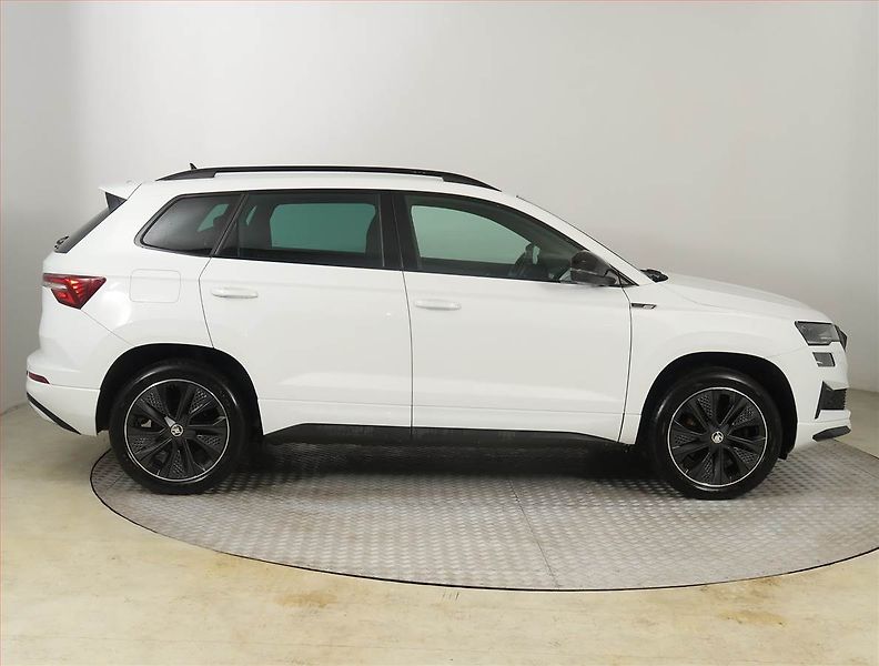 Škoda Karoq (2023) Sportline 1.5 TSI - fotka 6 z 24