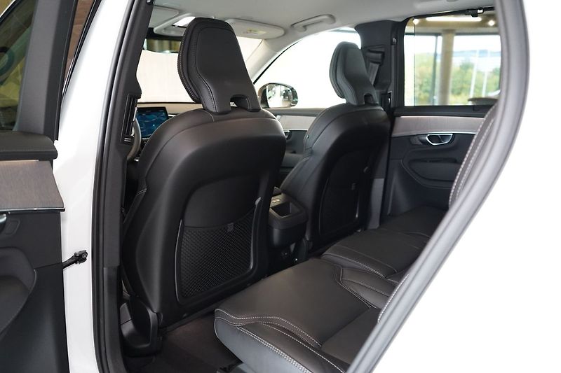 Volvo XC90 B5 PLUS Bright, Vzduch, 360° - fotka 43 z 50