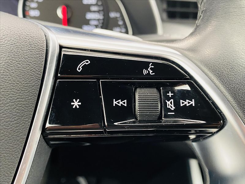Audi A6 2,0 40 TDI Avant Sport - fotka 14 z 29