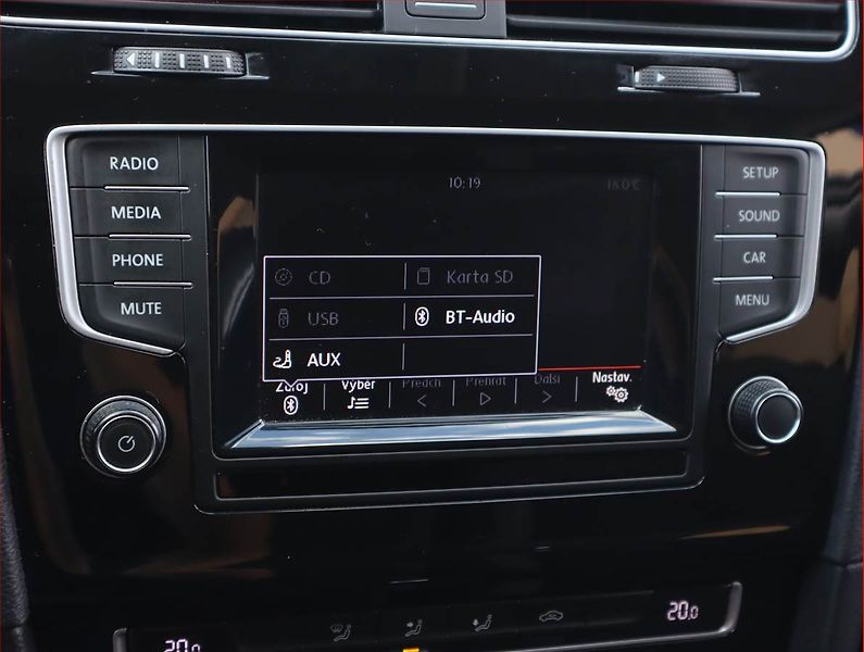 Volkswagen Golf (2015) Highline 1.6 TDI, Automat - fotka 18 z 19
